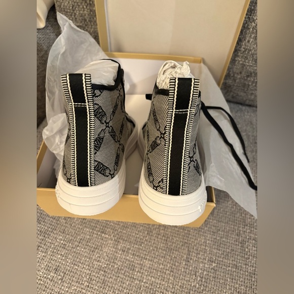 BNWT Michael Kors Logo Jacquard High-Top Sneakers – Women’s Size 9 - Picture 7 of 14